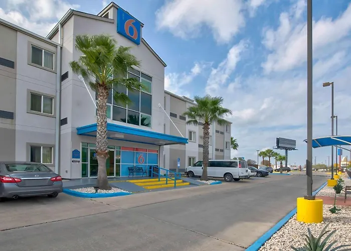 Motel 6-Eagle Pass, TX - Lakeside