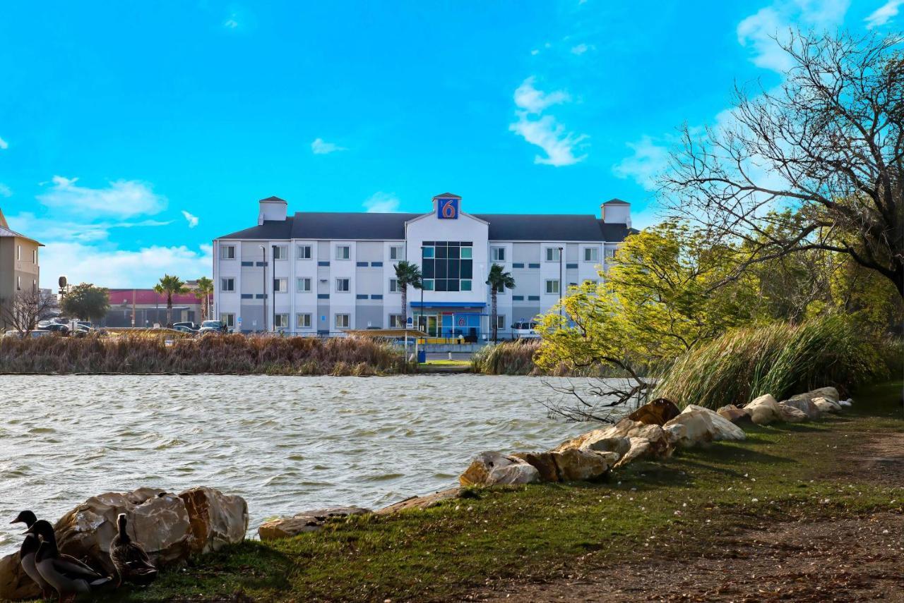 Hotel 6-eagle Pass, Tx - Lakeside Eagle Pass