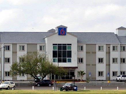 6-eagle Pass, Tx - Lakeside Hotel 2*