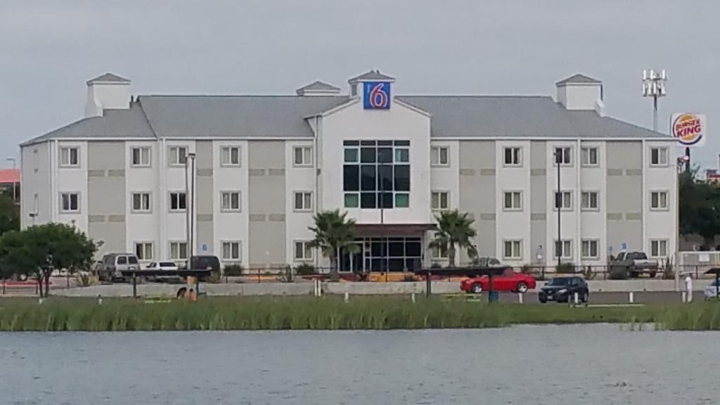 Hotel 6-eagle Pass, Tx - Lakeside Eagle Pass
