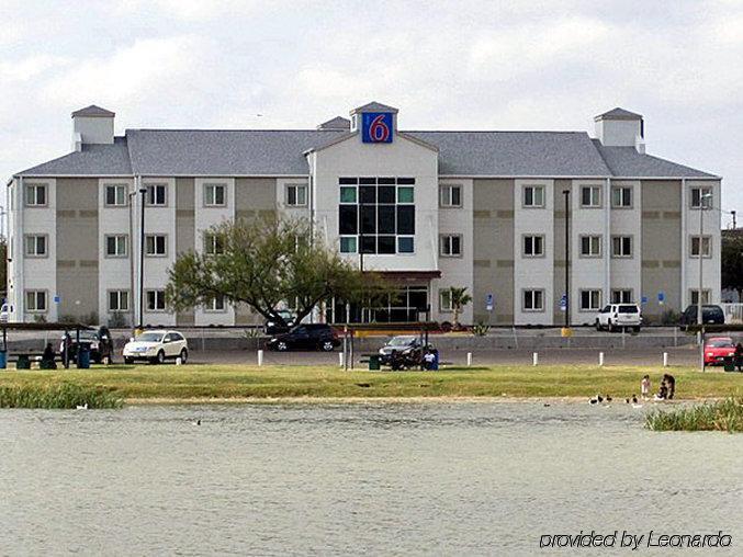 6-eagle Pass, Tx - Lakeside Hotel